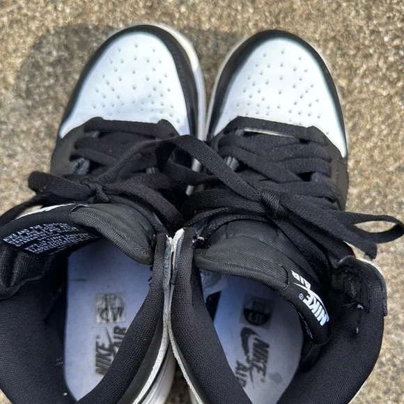 🥳🥳 Nike Air High-Top Black and White Sneakers - Picture 2 of 6